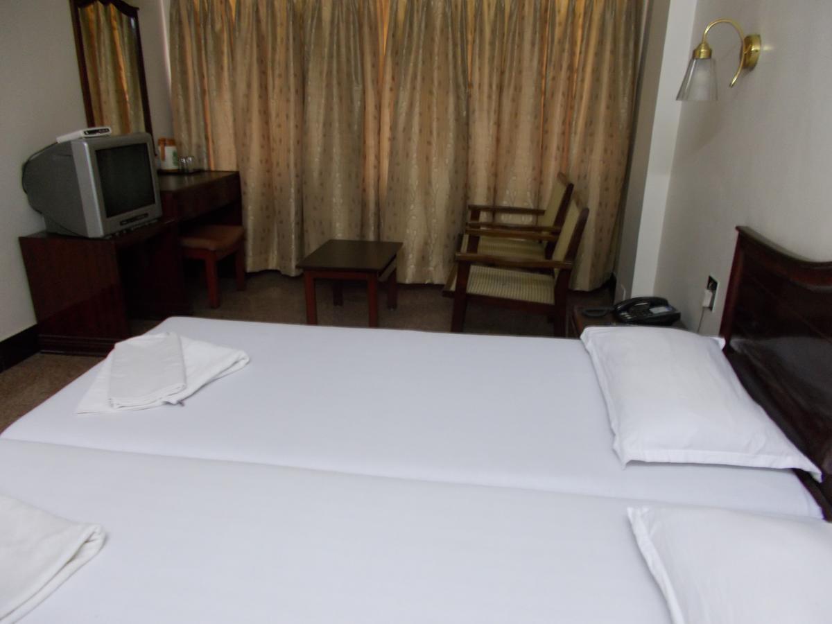 Biju'S Tourist Home Kochi Eksteriør bilde