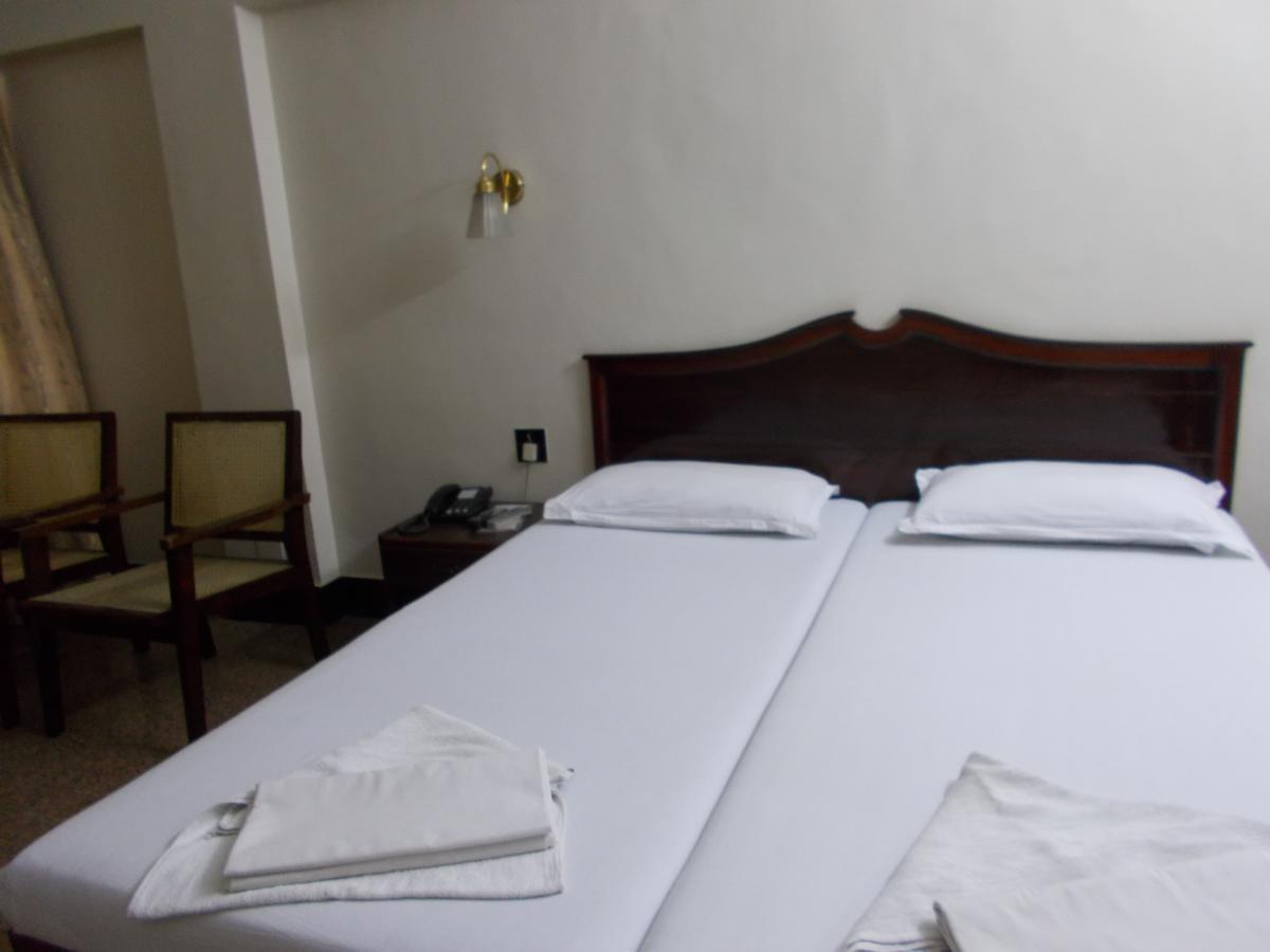 Biju'S Tourist Home Kochi Eksteriør bilde