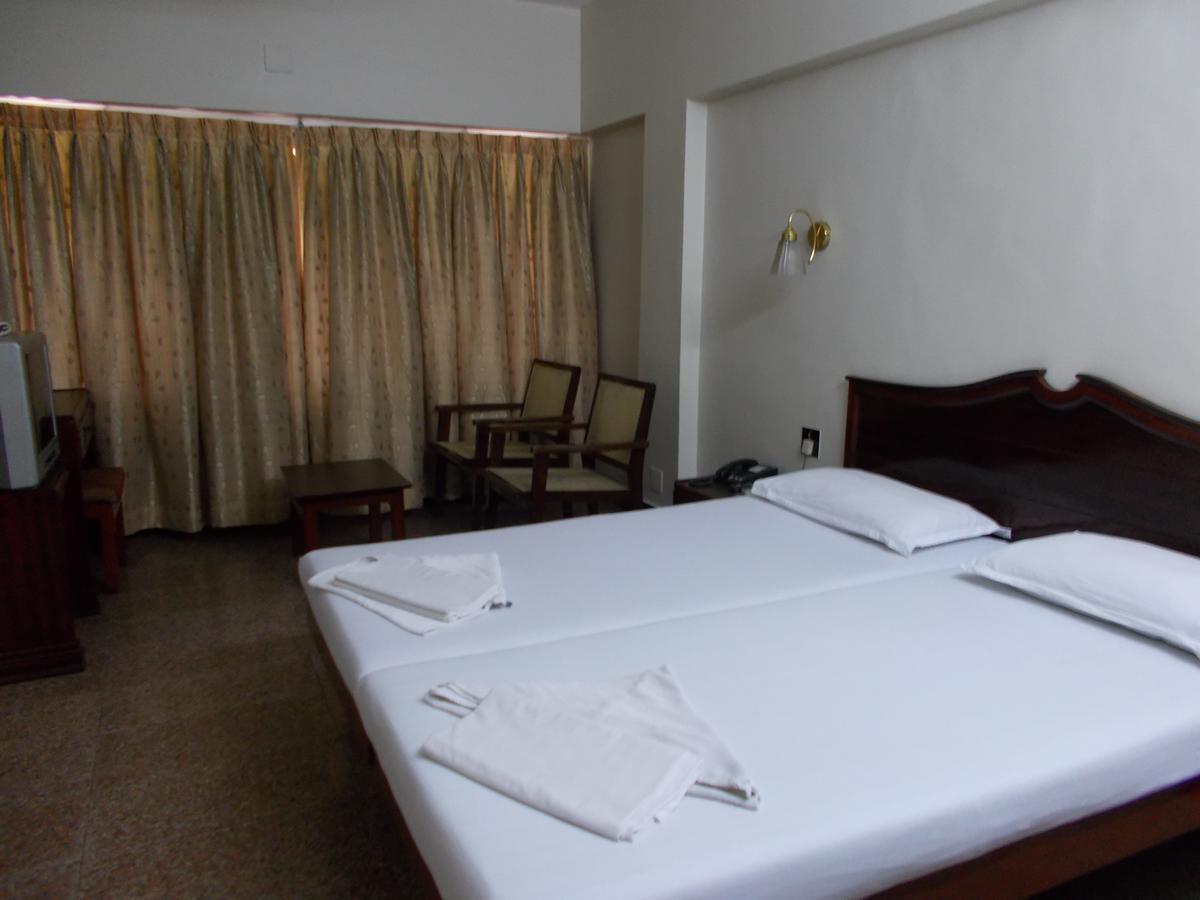 Biju'S Tourist Home Kochi Eksteriør bilde