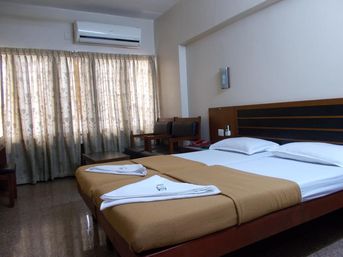 Biju'S Tourist Home Kochi Eksteriør bilde